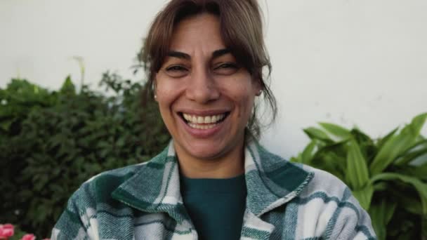 Happy Hispanic Woman Smiling Front Camera — Stockvideo