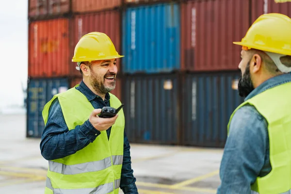 Ingegneri Industriali Che Lavorano Nel Terminal Logistico Container Cargo — Foto Stock