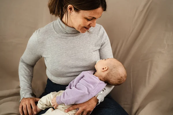 Happy Mother Taking Care Her Small Baby Sleeping Her Arms — Stock Photo, Image