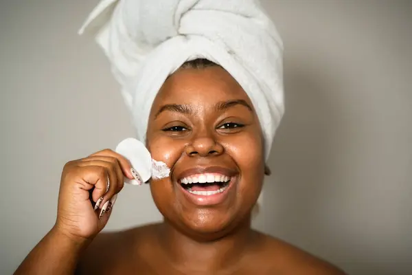 Happy Curvy African Woman Having Skin Care Spa Day People Stok Lukisan  