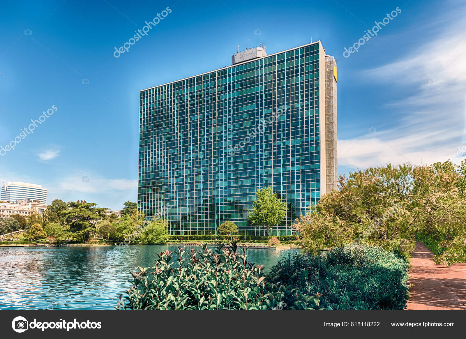 2021年4月25日意大利罗马欧元区Eni总部这家意大利多国石油天然气公司被认为是石油市场上的全球超级巨头之一—— 库存社论照片©  marcorubino #