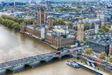 Thames nehrinin Westminster Köprüsü, Büyük Ben ve Parlamento, Londra, İngiltere ve İngiltere 'deki havadan görüntüsü.