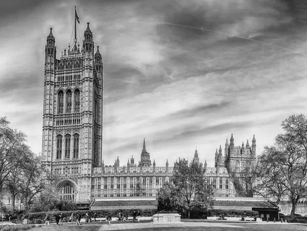 Kilátás Victoria Toronyra Westminster Palotára London Anglia Anglia Legikonikusabb Épületére — Stock Fotó