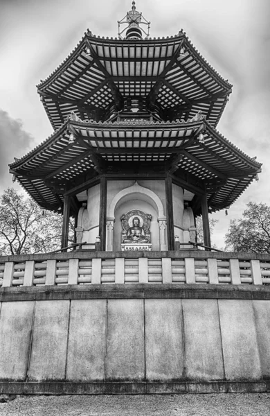Лондонская Пагода Мира Морском Парке Мбаппе Знаковая Достопримечательность Лондона Англия — стоковое фото