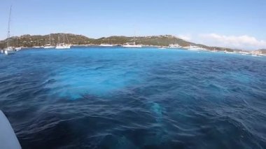 Budelli Adası yakınlarındaki doğal havuz manzarası, Maddalena Takımadası, Sardunya, İtalya