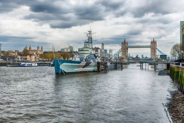 Londra Ngiltere Ngiltere Thames Nehri Nde Kalıcı Olarak Demirlemiş Kraliyet — Stok fotoğraf