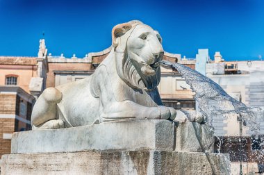 İkonik Piazza del Popolo 'daki heykel, İtalya' nın Roma kentinin ana meydanı ve simgelerinden biri.