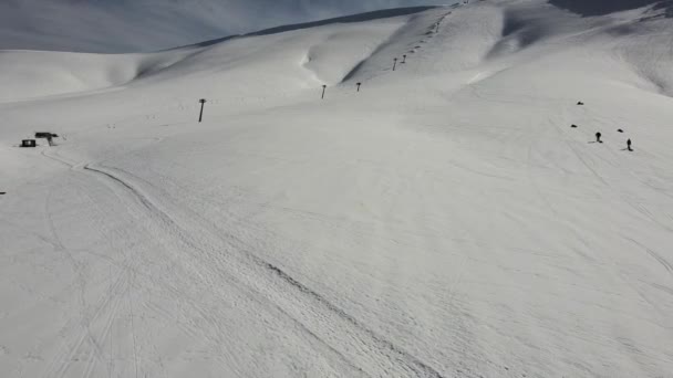 Landschaftlich Reizvolle Winterlandschaft Mit Schneebedeckten Bergen Campocatino Einem Touristischen Skiort — Stockvideo