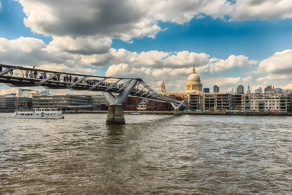 Thames Nehri Üzerinde Manzaralı Panoramik Manzara Millennium Köprüsü Ile Ufuk — Stok fotoğraf