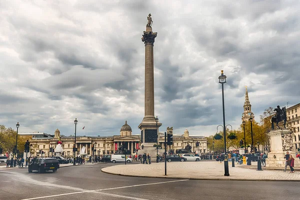Londres Abril 2022 Columna Nelson Monumento Emblemático Trafalgar Square Londres — Foto de Stock