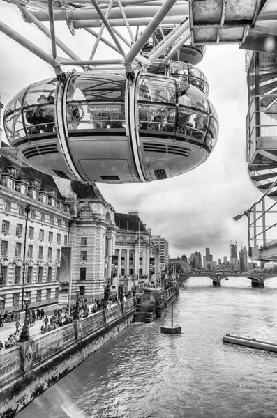 Londra Aprile 2022 Veduta Dell Iconica Ruota Panoramica London Eye — Foto Stock