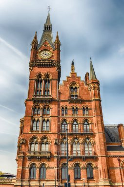 St Pancras tren istasyonu, Camden, Londra, İngiltere, İngiltere 'deki sembolik bina.