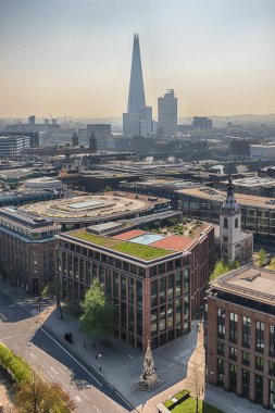 Londra, İngiltere ve İngiltere 'nin merkezindeki şehir silueti üzerinde manzara görüntüsü