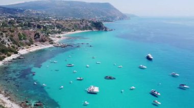 İtalya 'nın başkenti Tyrhenian Denizi' ndeki Capo Vaticano 'nun güzel doğal manzarası.