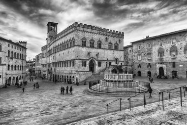 Doğal Piazza IV Novembre, ana kare ve Perugia, İtalya ortaçağ mimarisinin şaheseri görünümünü