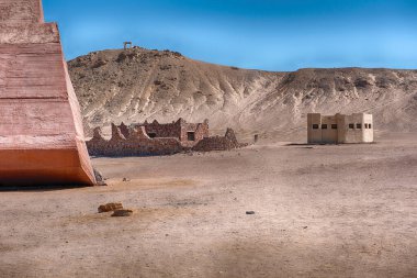Ras Mohammed Ulusal Parkı, Sina Yarımadası, Mısır 'da Allah' ın Kapısı yakınlarındaki binalar