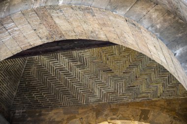Beyaz-mavi şehir Sidi Bou Said, Tunus. Fransız tılsımlı doğu masalı. Eski tarihi bir binanın manzarası, Sidi Bou Kartaca, Tunus.