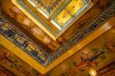 Beyaz-mavi şehir Sidi Bou Said, Tunus. Fransız tılsımlı doğu masalı. Eski tarihi bir binanın manzarası, Sidi Bou Kartaca, Tunus.