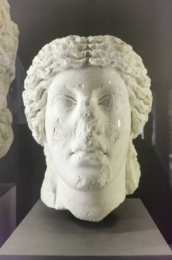 Bardo Ulusal Müzesi Roma mozaiğinin kalıntılarını sergiliyor. Tunus 'taki Bardo Müzesi' nin içinde. Bardo müzesi. Dünyaca ünlü Roma mozaik koleksiyonu ve bir sürü Roma hazinesi barındırıyor. Tunus, Tunus