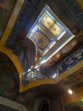 Beyaz-mavi şehir Sidi Bou Said, Tunus. Fransız tılsımlı doğu masalı. Eski tarihi bir binanın manzarası, Sidi Bou Kartaca, Tunus.