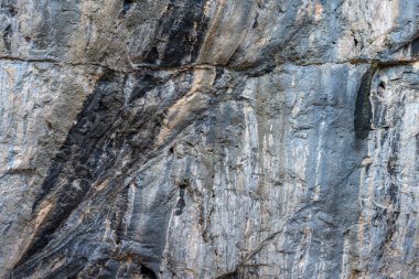 Akdeniz bölgesinde saklanan eski Karain mağarasının içi. Paleolitik çağın başlangıcından bu yana 150.000 ila 200.000 yıl önce insan yerleşimlerini doğruluyor. Yagca, Antalya, Türkiye. Karain Magarasi.