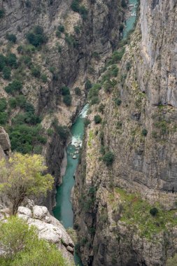 Taz Kanyonu (diğer adıyla Kartal Kanyonu, Tazi Kanyonu) ve Bilgelik Vadisi 'nin Panorama manzarası. Koprulu Kanyon Ulusal Parkı, Antalya, Türkiye