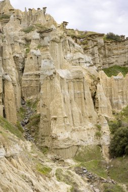 Kula Peri Bacaları, Kula Geopark Manisa, Türkiye 'de. Kuladoccia (Kuladokya) olarak da bilinen Kula Volkanik Geopark).