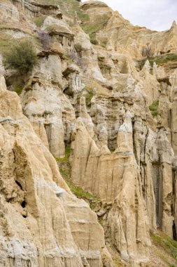 Kula Peri Bacaları, Kula Geopark Manisa, Türkiye 'de. Kuladoccia (Kuladokya) olarak da bilinen Kula Volkanik Geopark).