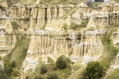 Kula Peri Bacaları, Kula Geopark Manisa, Türkiye 'de. Kuladoccia (Kuladokya) olarak da bilinen Kula Volkanik Geopark).