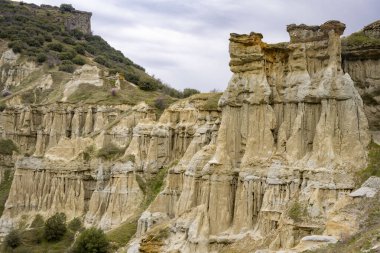 Kula Peri Bacaları, Kula Geopark Manisa, Türkiye 'de. Kuladoccia (Kuladokya) olarak da bilinen Kula Volkanik Geopark).