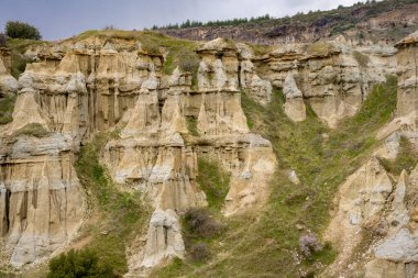 Kula Peri Bacaları, Kula Geopark Manisa, Türkiye 'de. Kuladoccia (Kuladokya) olarak da bilinen Kula Volkanik Geopark).