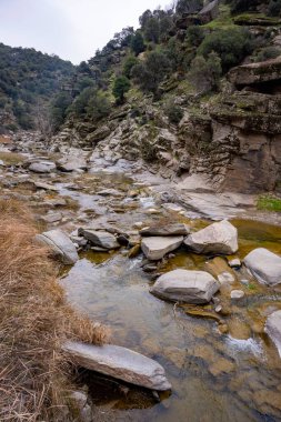 Tasyaran Vadisi Doğal Park Kanyonu 'nun (Tasyaran Vadisi, Kanyonu) kaya oluşumlarının panorama manzarası. Usak (Usak), Türkiye 'de kurulmuş