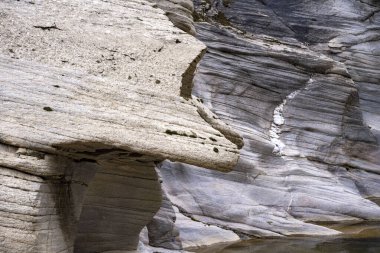 Tasyaran Vadisi Doğal Park Kanyonu 'nun (Tasyaran Vadisi, Kanyonu) kaya oluşumlarının panorama manzarası. Usak (Usak), Türkiye 'de kurulmuş