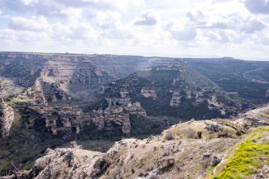 Tasyaran Vadisi Doğal Park Kanyonu 'nun (Tasyaran Vadisi, Kanyonu) kaya oluşumlarının panorama manzarası. Usak (Usak), Türkiye 'de kurulmuş