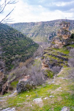 Tasyaran Vadisi Doğal Park Kanyonu 'nun (Tasyaran Vadisi, Kanyonu) kaya oluşumlarının panorama manzarası. Usak (Usak), Türkiye 'de kurulmuş