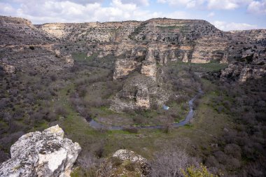 Tasyaran Vadisi Doğal Park Kanyonu 'nun (Tasyaran Vadisi, Kanyonu) kaya oluşumlarının panorama manzarası. Usak (Usak), Türkiye 'de kurulmuş