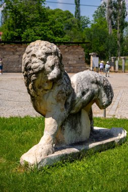 Afrodizyalıların Afrodit 'i (Afrodisias), yerel bir Anadolu, antik doğurganlık tanrıçasıyla aşk ve güzellik tanrıçası Helenik Afrodit' in özelliklerini birleştirmiştir. Geyre, Karacasu Aydın 