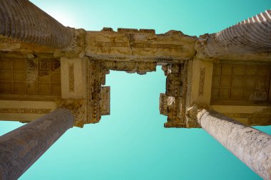 Afrodizyalıların Afrodit 'i (Afrodisias), yerel bir Anadolu, antik doğurganlık tanrıçasıyla aşk ve güzellik tanrıçası Helenik Afrodit' in özelliklerini birleştirmiştir. Geyre, Karacasu Aydın 