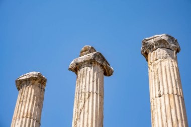 Afrodizyalıların Afrodit 'i (Afrodisias), yerel bir Anadolu, antik doğurganlık tanrıçasıyla aşk ve güzellik tanrıçası Helenik Afrodit' in özelliklerini birleştirmiştir. Geyre, Karacasu Aydın 