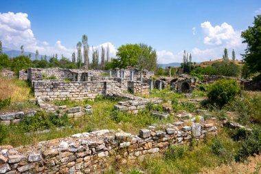 Afrodizyalıların Afrodit 'i (Afrodisias), yerel bir Anadolu, antik doğurganlık tanrıçasıyla aşk ve güzellik tanrıçası Helenik Afrodit' in özelliklerini birleştirmiştir. Geyre, Karacasu Aydın 