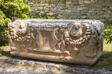 Afrodizyalıların Afrodit 'i (Afrodisias), yerel bir Anadolu, antik doğurganlık tanrıçasıyla aşk ve güzellik tanrıçası Helenik Afrodit' in özelliklerini birleştirmiştir. Geyre, Karacasu Aydın 