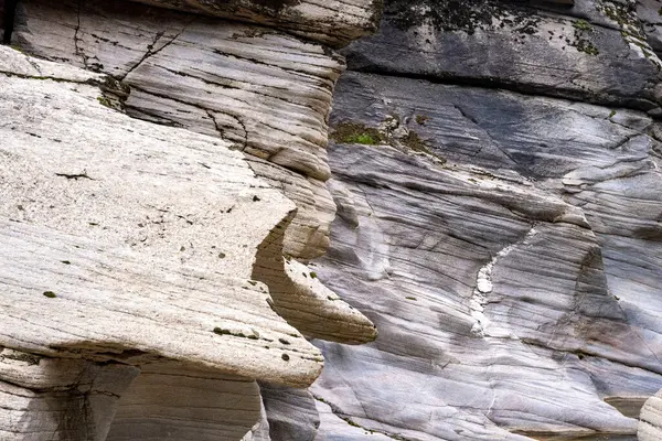 Tasyaran Vadisi Doğal Park Kanyonu 'nun (Tasyaran Vadisi, Kanyonu) kaya oluşumlarının panorama manzarası. Usak (Usak), Türkiye 'de kurulmuş
