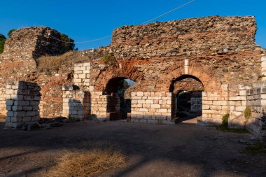 Sardis 'teki Artemis Tapınağı. Salihli, Manisa - TURKEY.Tapınak dünyanın dördüncü büyük İyonik tapınağı batı yamaçlarında yer almaktadır. Sardes Sinagogu.