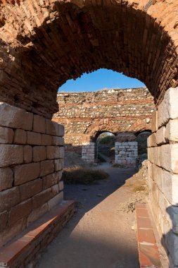 Sardis 'teki Artemis Tapınağı. Salihli, Manisa - TURKEY.Tapınak dünyanın dördüncü büyük İyonik tapınağı batı yamaçlarında yer almaktadır. Sardes Sinagogu.