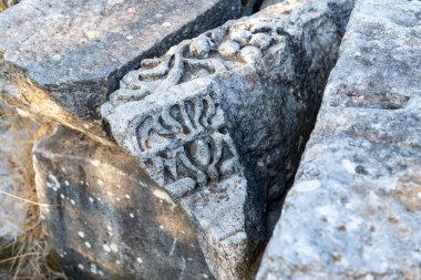 Sardis 'teki Artemis Tapınağı. Salihli, Manisa - TURKEY.Tapınak dünyanın dördüncü büyük İyonik tapınağı batı yamaçlarında yer almaktadır. Sardes Sinagogu.