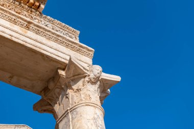 Sardis 'teki Artemis Tapınağı. Salihli, Manisa - TURKEY.Tapınak dünyanın dördüncü büyük İyonik tapınağı batı yamaçlarında yer almaktadır. Sardes Sinagogu.