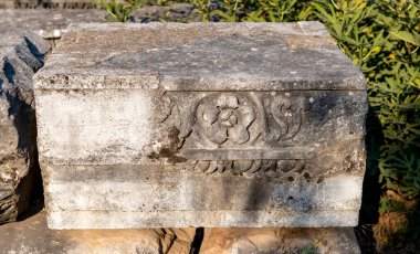 .Sardis 'teki Artemis Tapınağı. Salihli, Manisa - TURKEY.Tapınak, dünyanın dördüncü büyük İyonik tapınağı, önemli ölçüde batı yamaçlarında yer almaktadır. Sardes Sinagogu