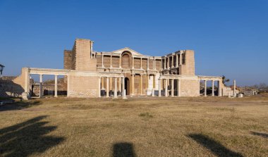 .Sardis 'teki Artemis Tapınağı. Salihli, Manisa - TURKEY.Tapınak, dünyanın dördüncü büyük İyonik tapınağı, önemli ölçüde batı yamaçlarında yer almaktadır. Sardes Sinagogu