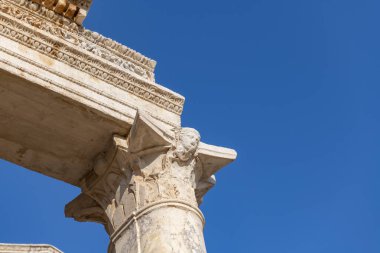 .Sardis 'teki Artemis Tapınağı. Salihli, Manisa - TURKEY.Tapınak, dünyanın dördüncü büyük İyonik tapınağı, önemli ölçüde batı yamaçlarında yer almaktadır. Sardes Sinagogu
