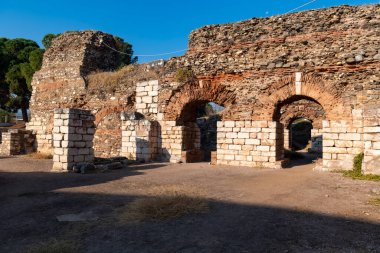 .Sardis 'teki Artemis Tapınağı. Salihli, Manisa - TURKEY.Tapınak, dünyanın dördüncü büyük İyonik tapınağı, önemli ölçüde batı yamaçlarında yer almaktadır. Sardes Sinagogu